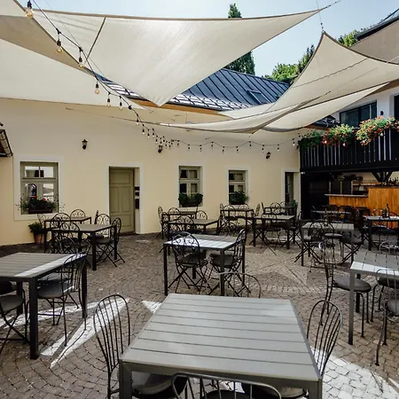 Ξενοδοχείο με διαμερίσματα Franz 3*