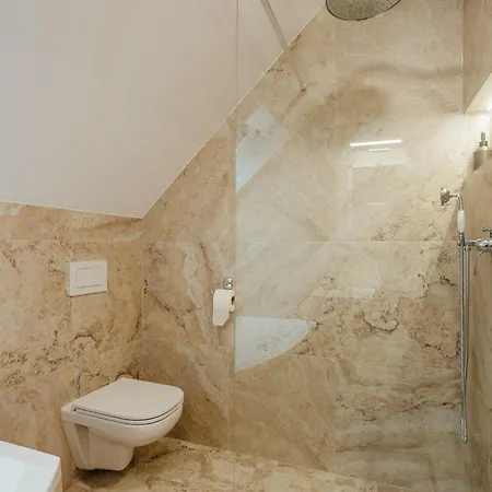 Ξενοδοχείο με διαμερίσματα Franz 3*