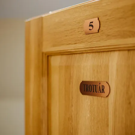 Ξενοδοχείο με διαμερίσματα Franz 3*