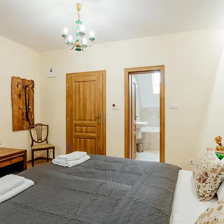 Ξενοδοχείο με διαμερίσματα Franz 3*